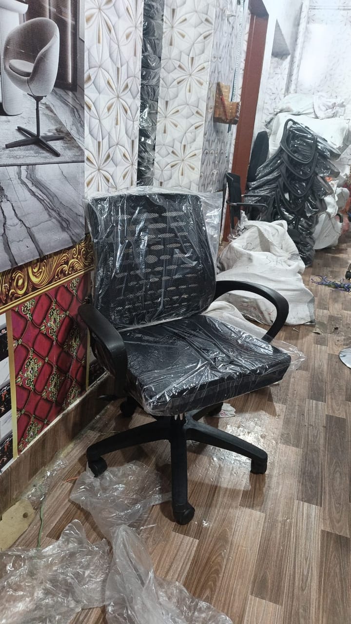 Black Quilted Task Chair — Office Task Chair