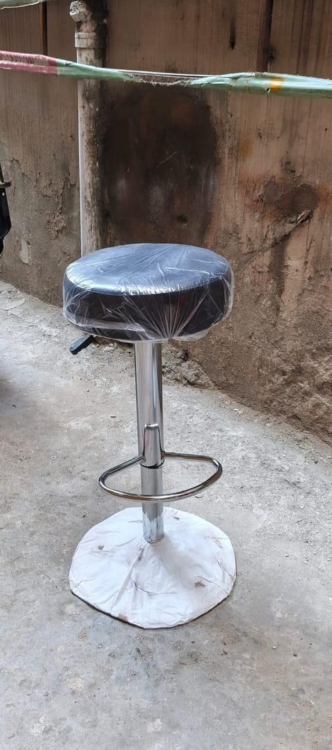 Black Round Salon & Bar Stool with Chrome Pedestal