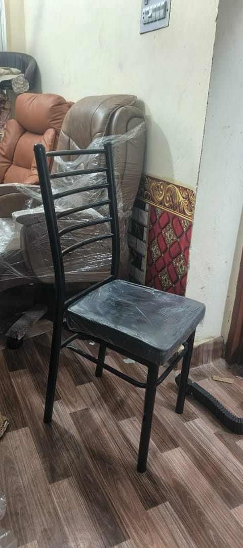 Black Stackable Visitor Chair (Slim Frame)