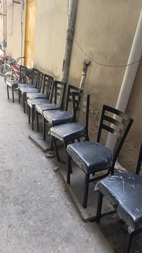 Black Stacking Visitor Chairs for Waiting Areas (Set)