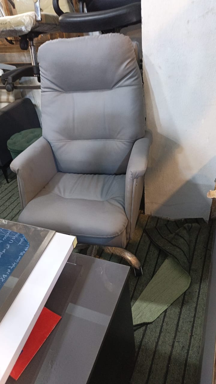 Gray Padded Executive Chair — Office Chair