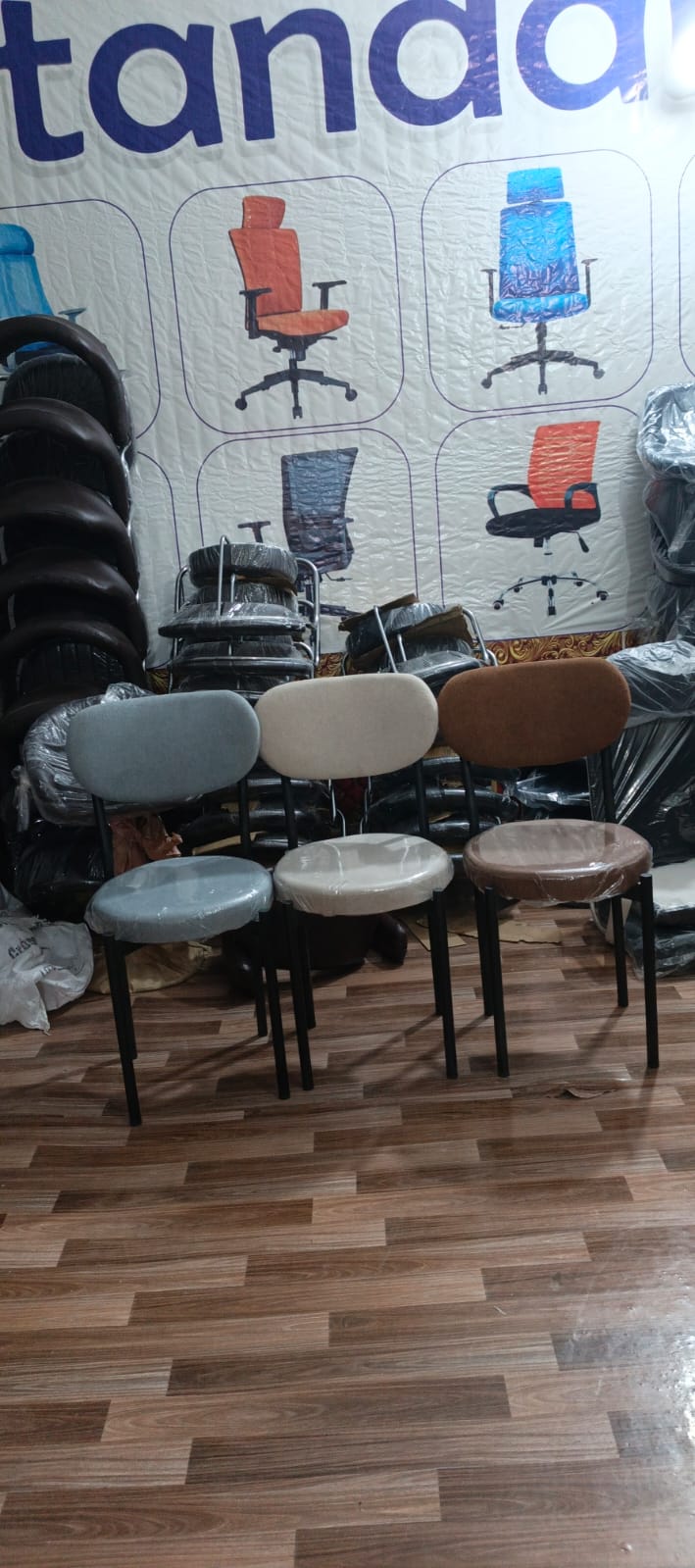 Round Stool And Chair Display — Stool/visitor Chair